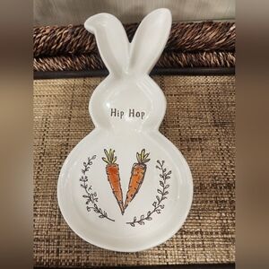 Potter's Studio White Bunny Shaped Spoon Rest with Carrot Design